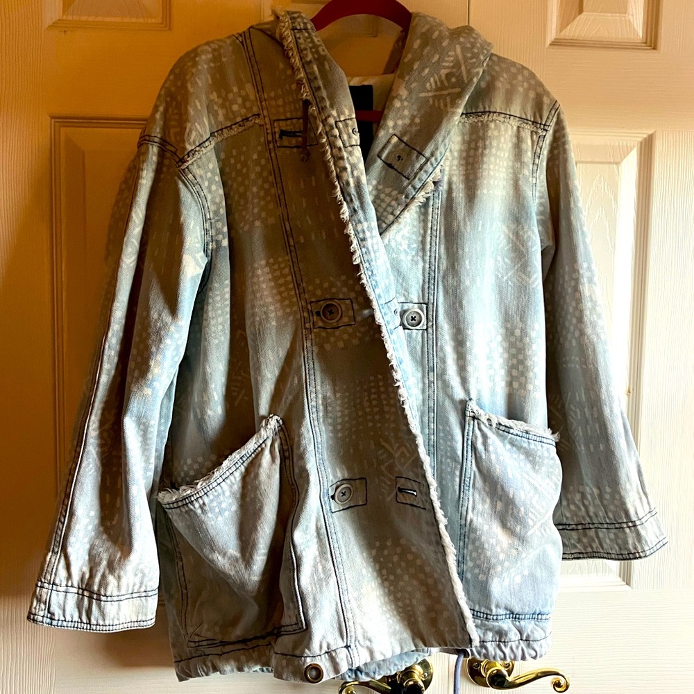 FREE PEOPLE Oversized Bleached Chambray Blue Jacket Denim